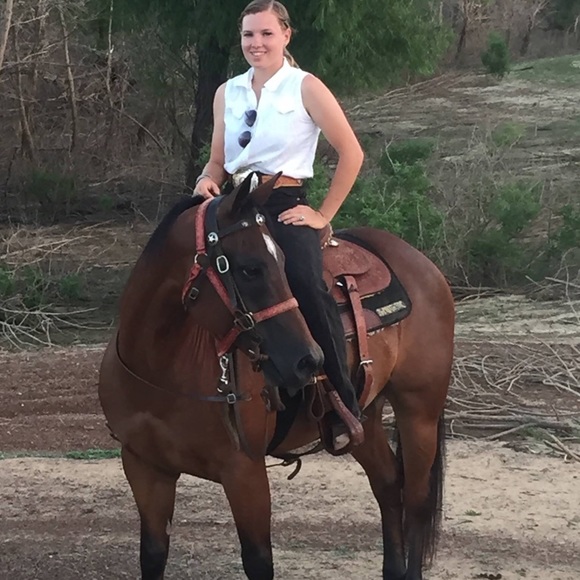 Meet your Posher, Katie Jones. - Picture 11 of 16